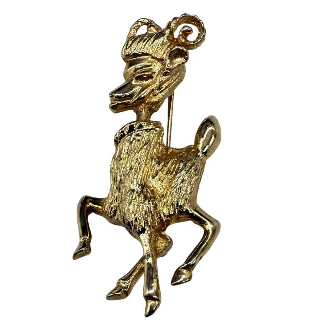Hobe Aries ram figural pin.