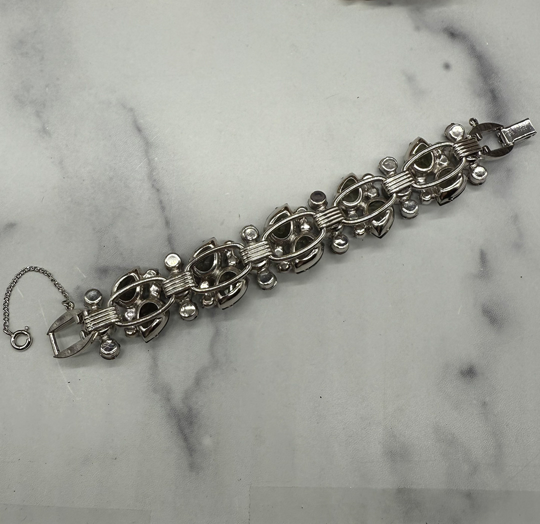 Large Grey Pear-shaped Rhinestone Juliana bracelet back.